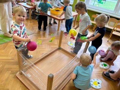 Zajęcia integracji sensorycznej z udziałem rodziców w Jedyneczce
